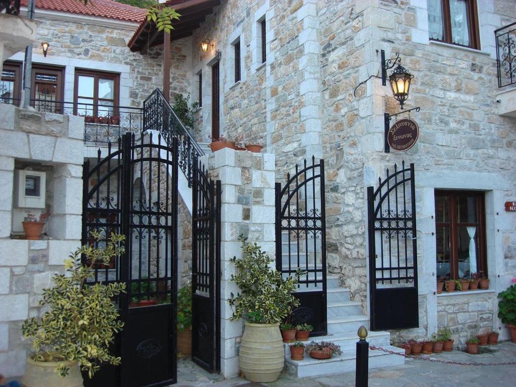 Ξενωνασ Σελινουντα Hotel Kosmas Exterior photo